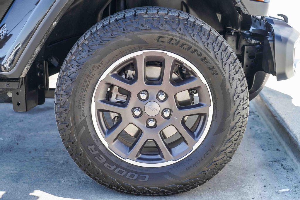 used 2023 Jeep Gladiator car, priced at $26,995