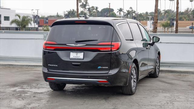 used 2024 Chrysler Pacifica Hybrid car, priced at $26,995