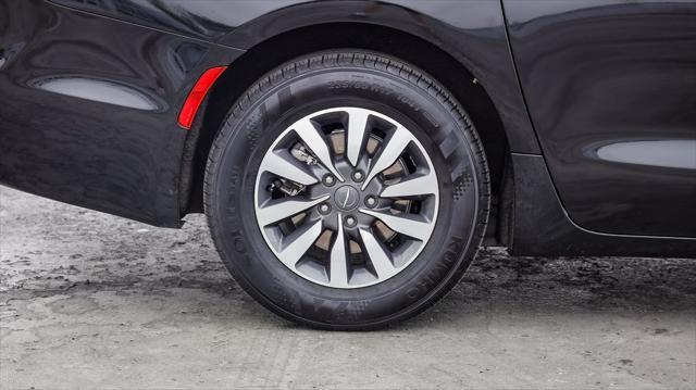 used 2024 Chrysler Pacifica Hybrid car, priced at $26,995