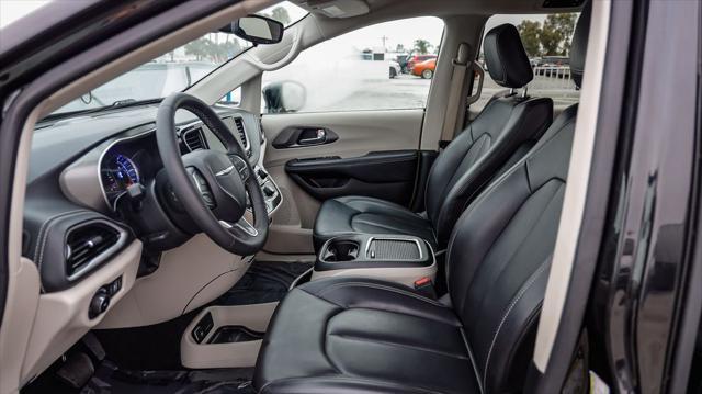 used 2024 Chrysler Pacifica Hybrid car, priced at $26,995