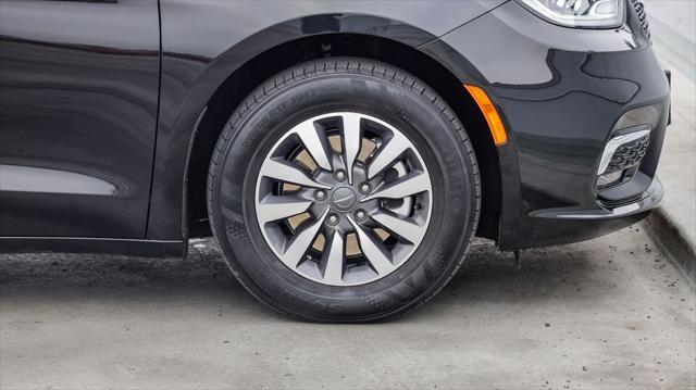 used 2024 Chrysler Pacifica Hybrid car, priced at $26,995