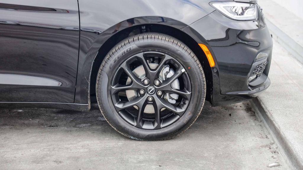 new 2026 Chrysler Pacifica car, priced at $51,182