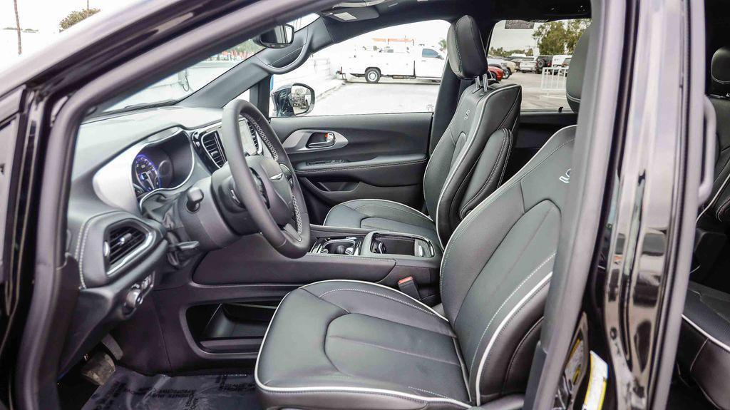 new 2026 Chrysler Pacifica car, priced at $51,182