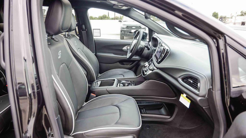 new 2026 Chrysler Pacifica car, priced at $51,182