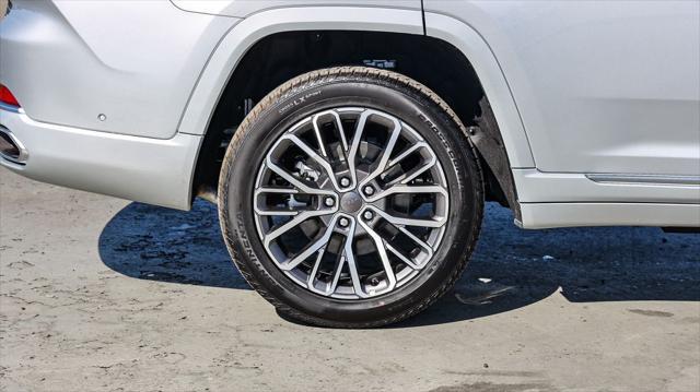 new 2025 Jeep Grand Cherokee L car, priced at $55,926