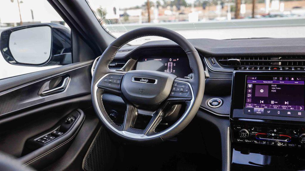 new 2025 Jeep Grand Cherokee car, priced at $38,658