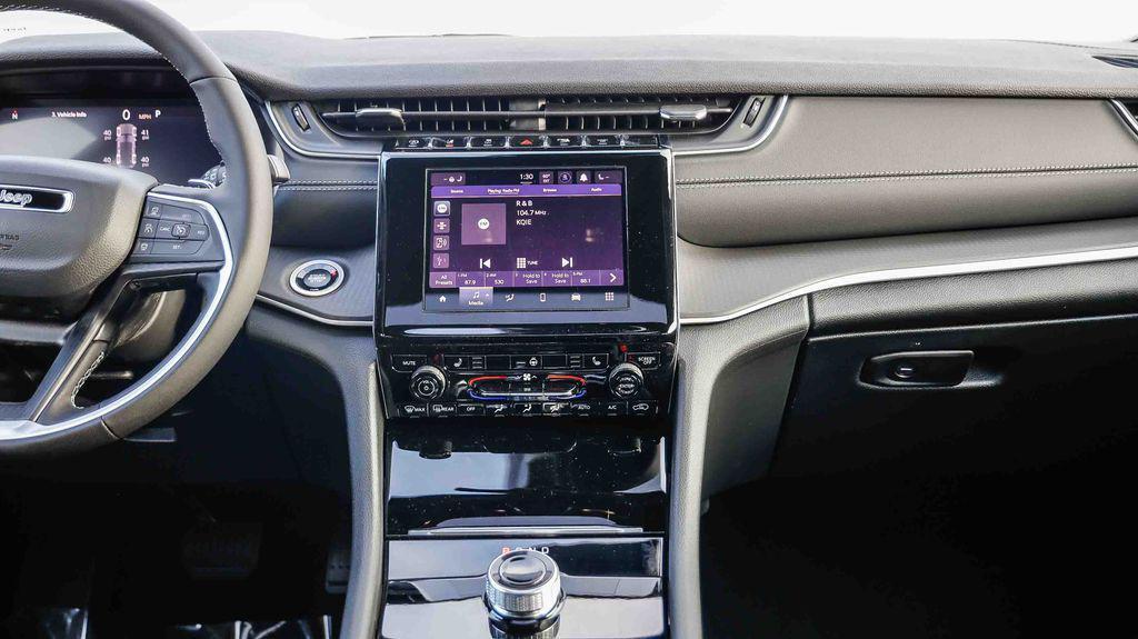 new 2025 Jeep Grand Cherokee car, priced at $38,658