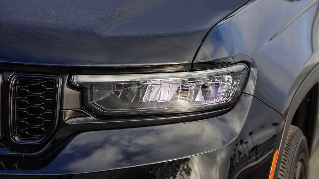 new 2025 Jeep Grand Cherokee car, priced at $38,658