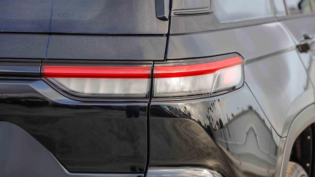 new 2025 Jeep Grand Cherokee car, priced at $38,658