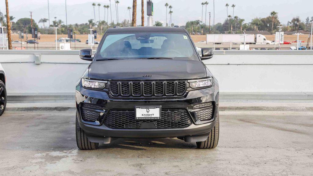 new 2025 Jeep Grand Cherokee car, priced at $38,658