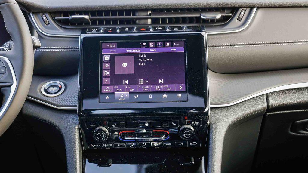 new 2025 Jeep Grand Cherokee car, priced at $38,658