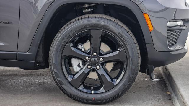 new 2025 Jeep Grand Cherokee car, priced at $42,035