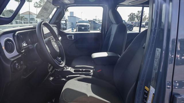 new 2025 Jeep Gladiator car, priced at $37,110