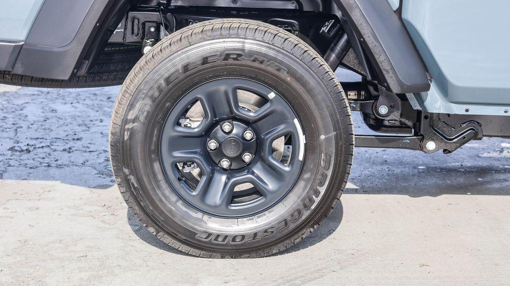 new 2025 Jeep Gladiator car, priced at $35,860