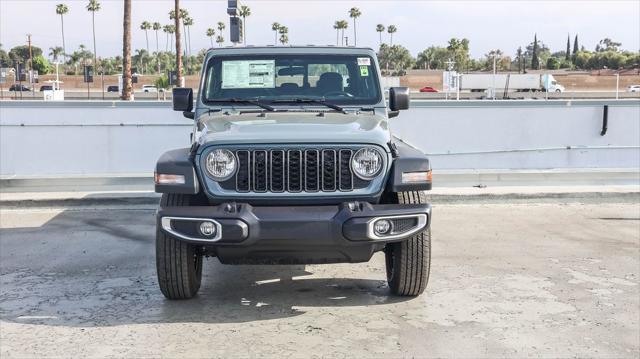 new 2025 Jeep Gladiator car, priced at $37,110