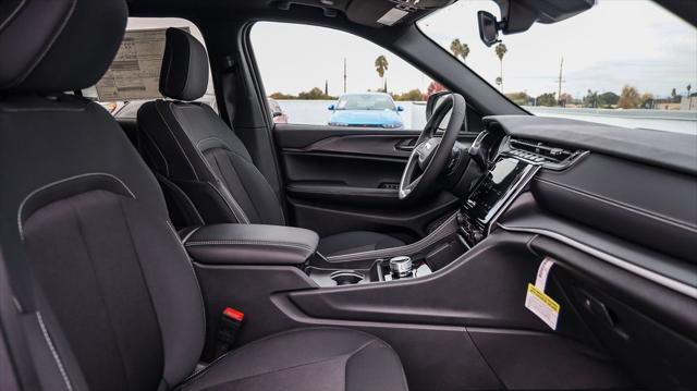 new 2025 Jeep Grand Cherokee car, priced at $31,175