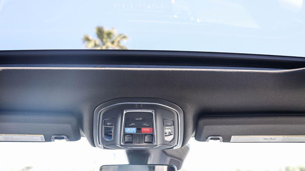 new 2025 Jeep Grand Cherokee car, priced at $32,178