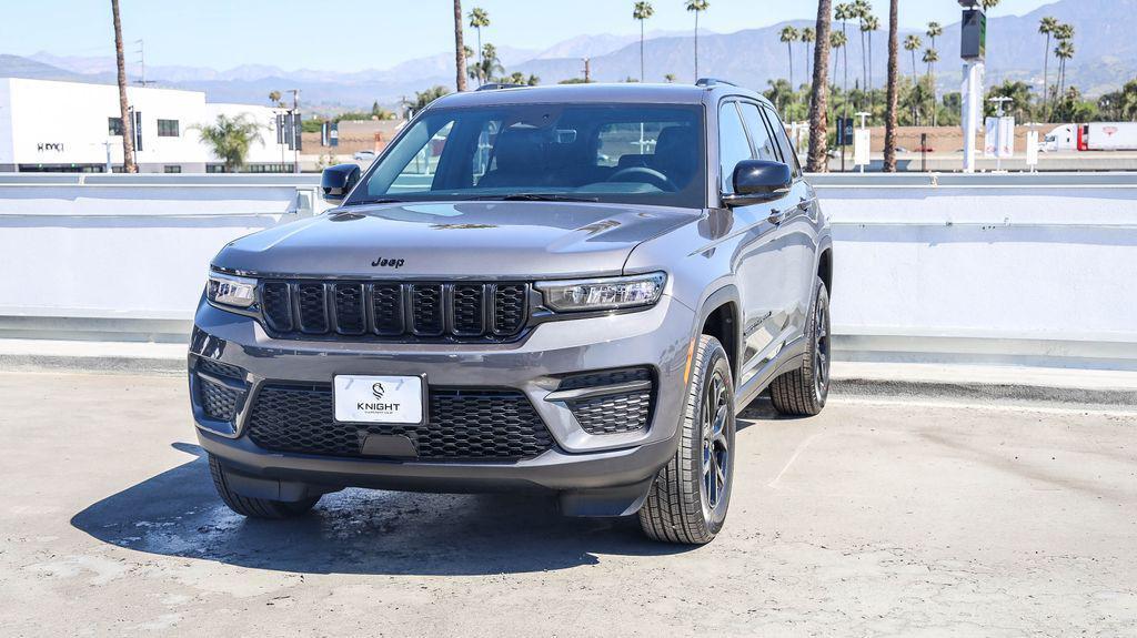 new 2025 Jeep Grand Cherokee car, priced at $32,178