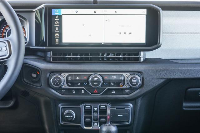 new 2025 Jeep Wrangler car, priced at $40,175