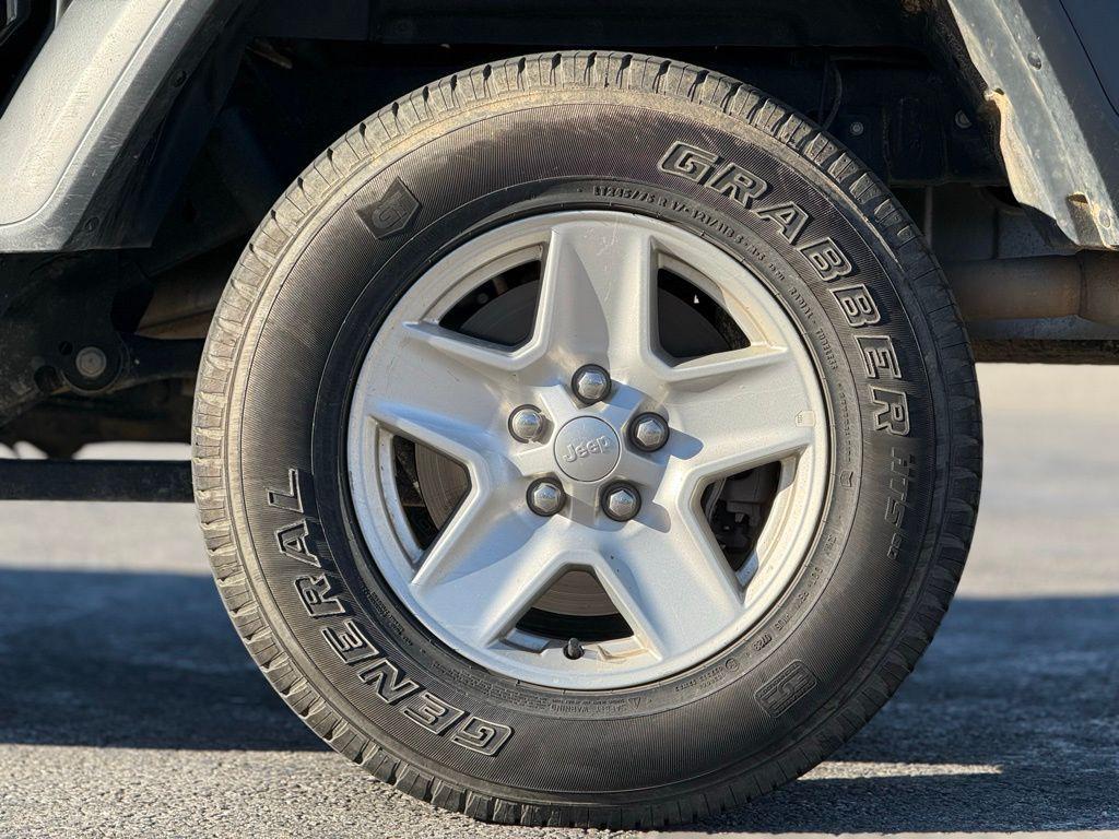 used 2023 Jeep Gladiator car, priced at $27,495