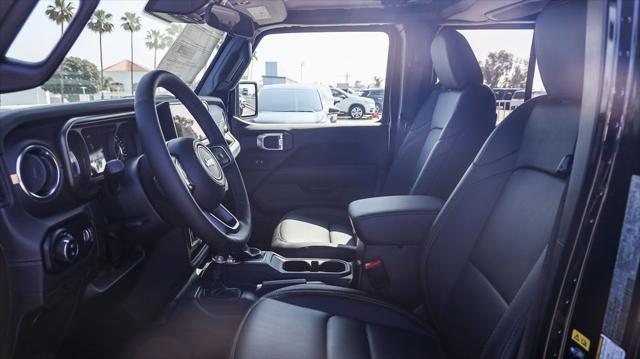 new 2025 Jeep Gladiator car, priced at $44,390
