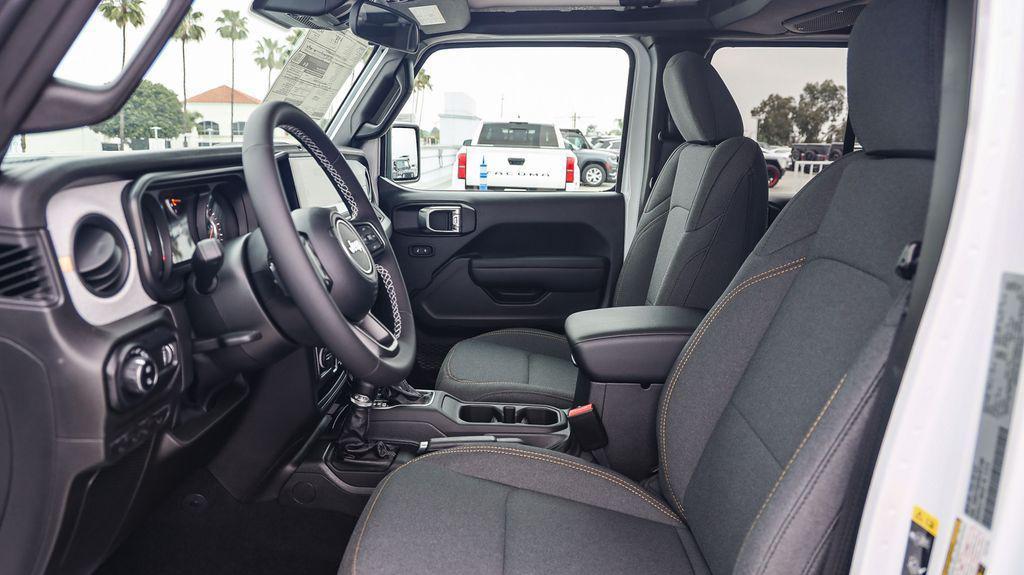 new 2025 Jeep Gladiator car, priced at $36,015