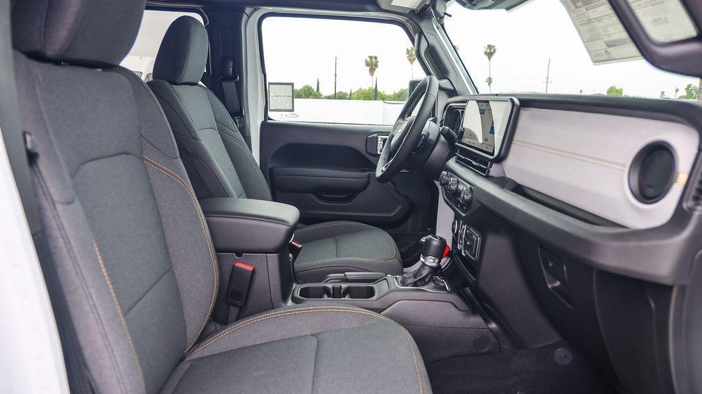 new 2025 Jeep Gladiator car, priced at $36,015