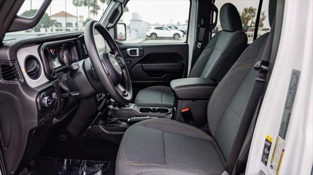 new 2025 Jeep Gladiator car, priced at $34,790