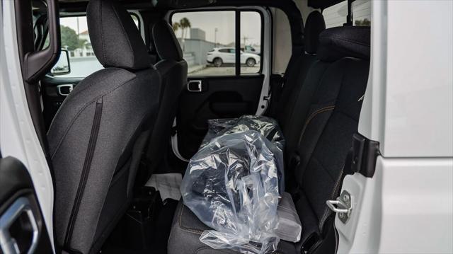 new 2025 Jeep Gladiator car, priced at $34,790