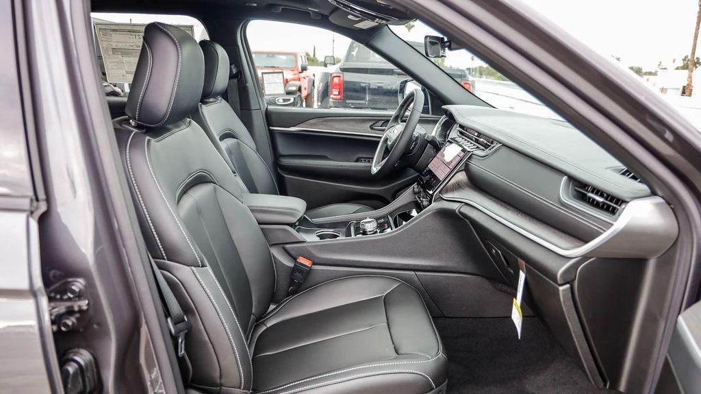 new 2025 Jeep Grand Cherokee L car, priced at $44,050