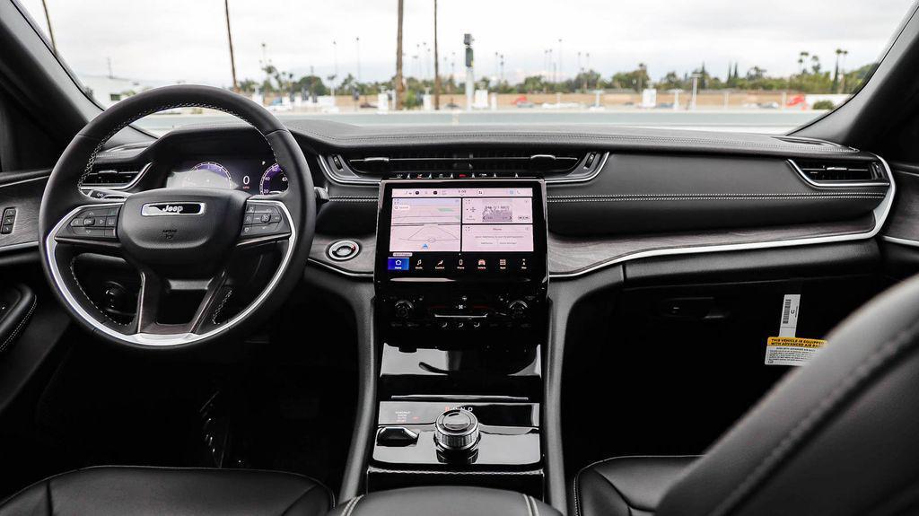 new 2025 Jeep Grand Cherokee L car, priced at $44,050