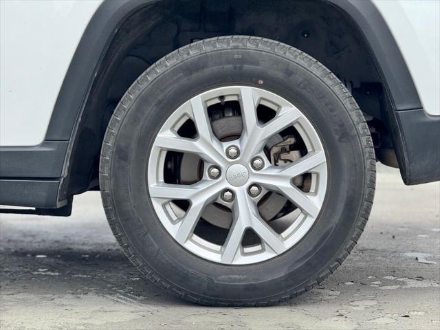 used 2023 Jeep Grand Cherokee car, priced at $30,995