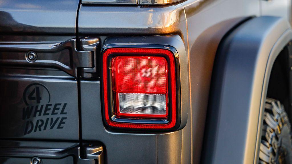 new 2025 Jeep Wrangler car, priced at $45,174