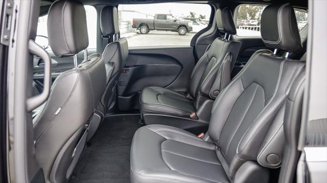 new 2025 Chrysler Pacifica Hybrid car, priced at $35,330