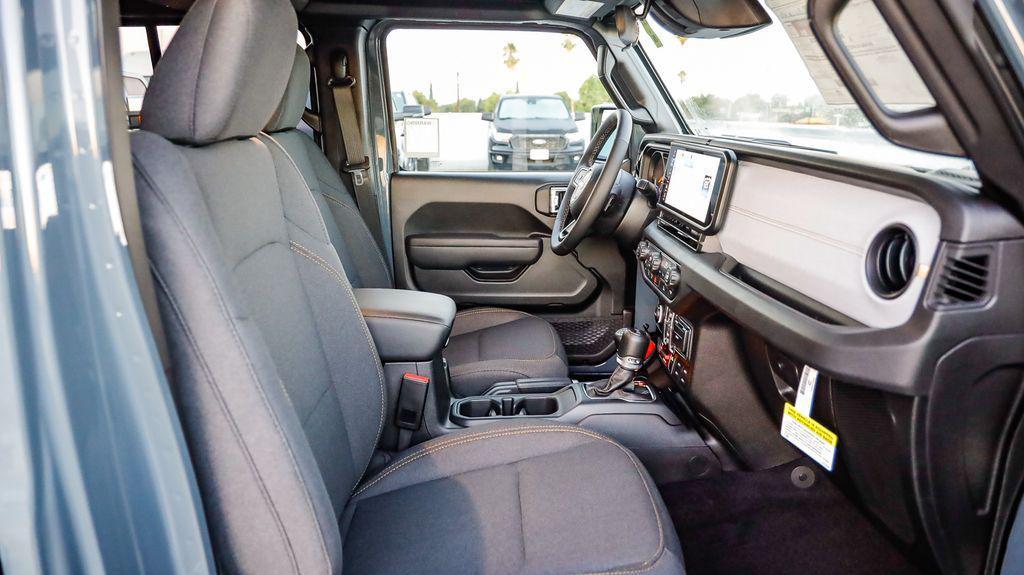 new 2025 Jeep Wrangler car, priced at $46,170
