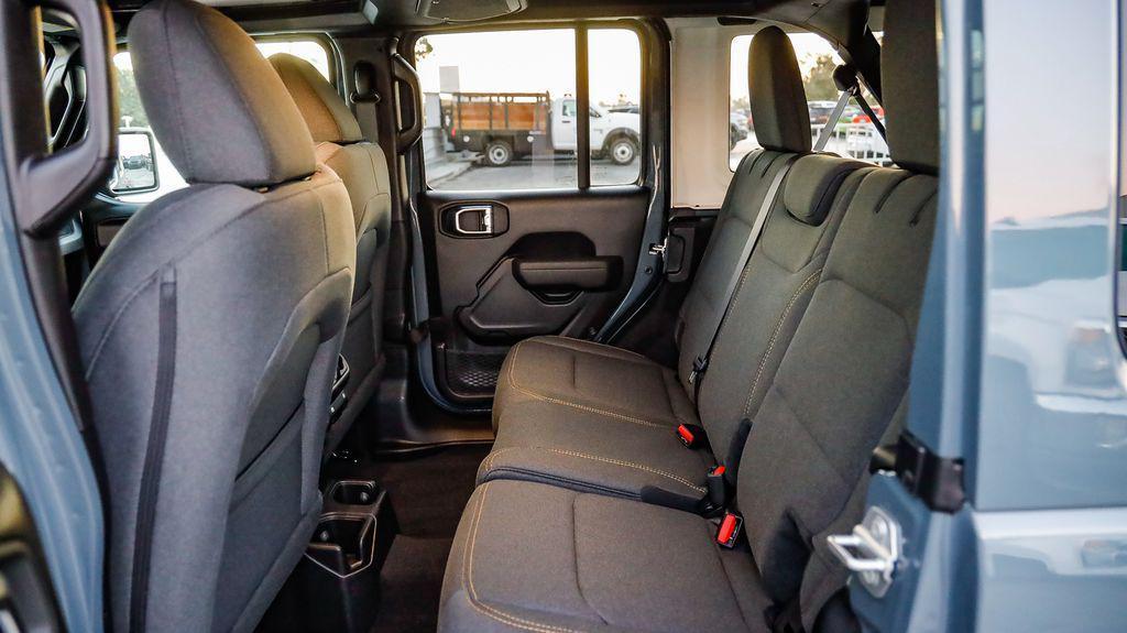 new 2025 Jeep Wrangler car, priced at $46,170