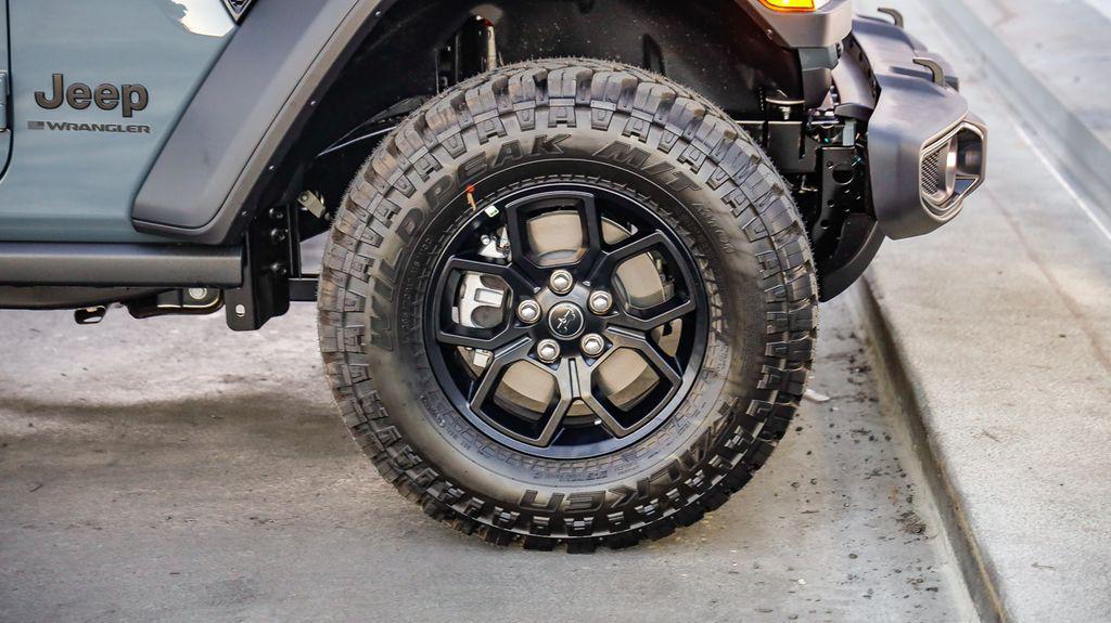 new 2025 Jeep Wrangler car, priced at $46,170