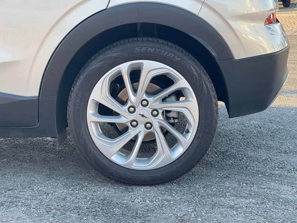 used 2022 Chevrolet Bolt EUV car, priced at $16,795