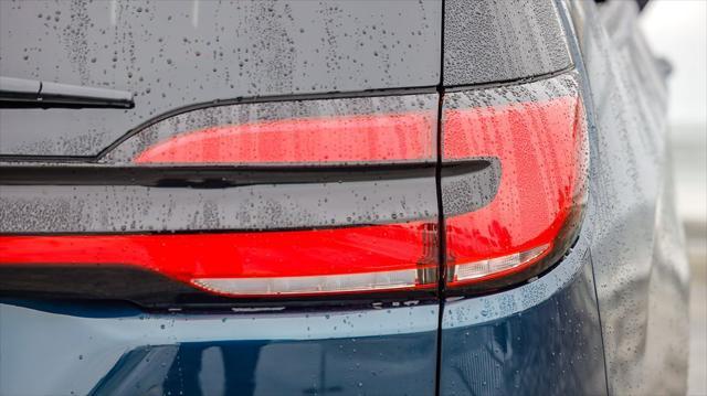 new 2025 Chrysler Pacifica Hybrid car, priced at $44,575