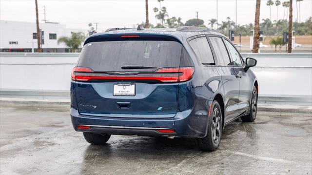 new 2025 Chrysler Pacifica Hybrid car, priced at $44,575