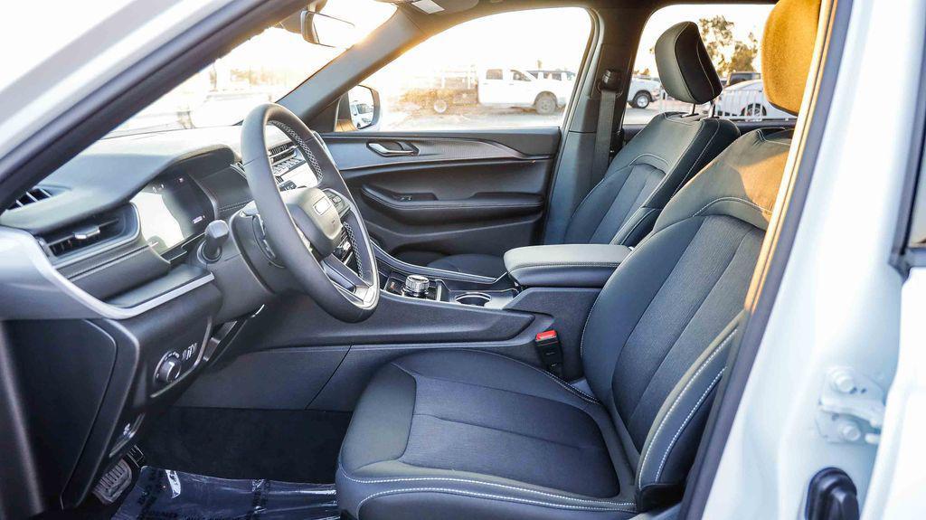 new 2025 Jeep Grand Cherokee L car, priced at $36,654