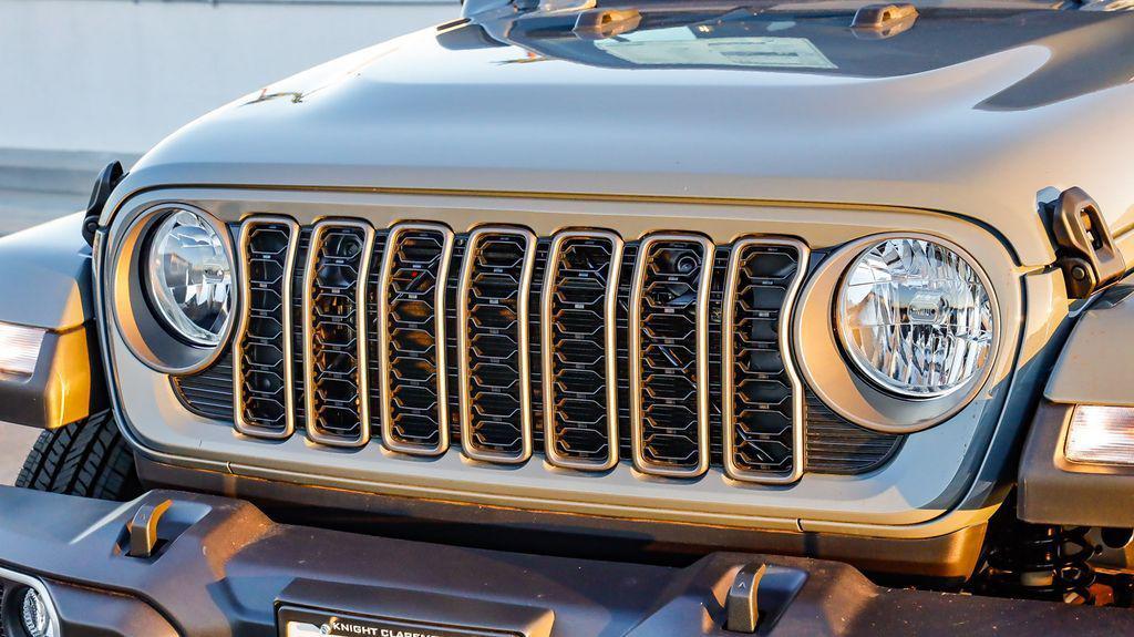 new 2025 Jeep Gladiator car, priced at $35,773