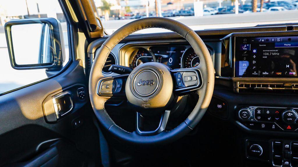 new 2025 Jeep Gladiator car, priced at $35,773