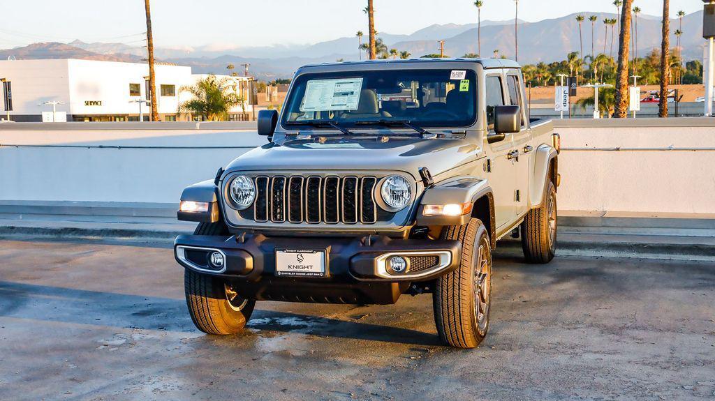 new 2025 Jeep Gladiator car, priced at $35,773