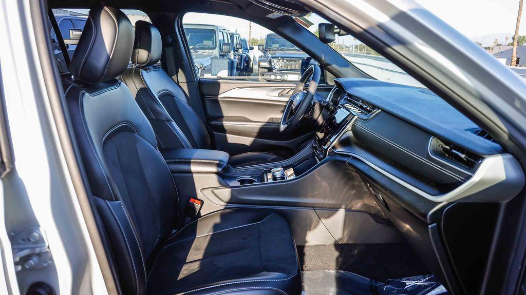 used 2024 Jeep Grand Cherokee car, priced at $28,888