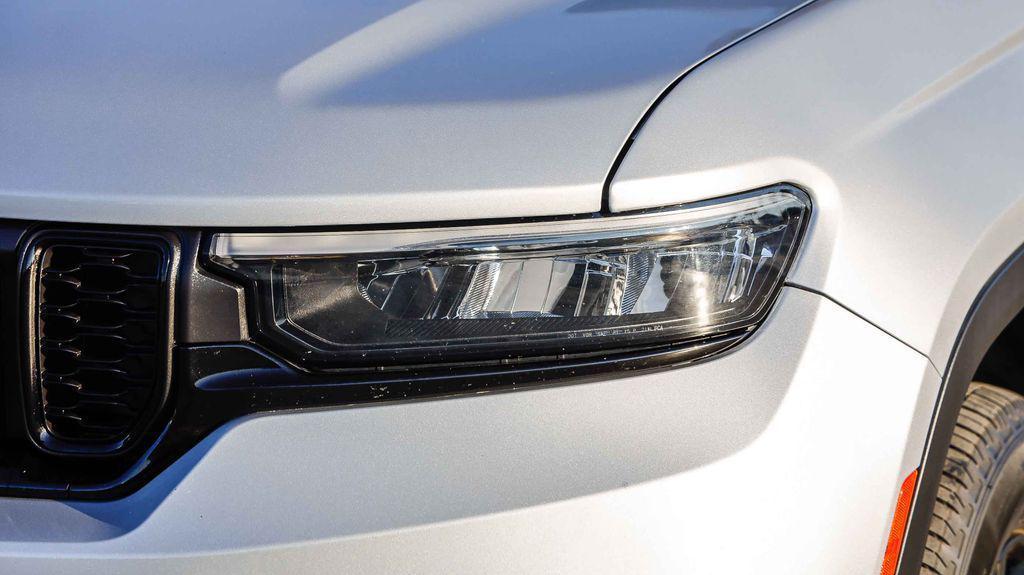 used 2024 Jeep Grand Cherokee car, priced at $28,888