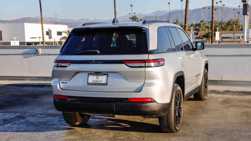 used 2024 Jeep Grand Cherokee car, priced at $28,888