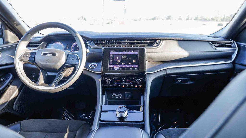 used 2024 Jeep Grand Cherokee car, priced at $28,888