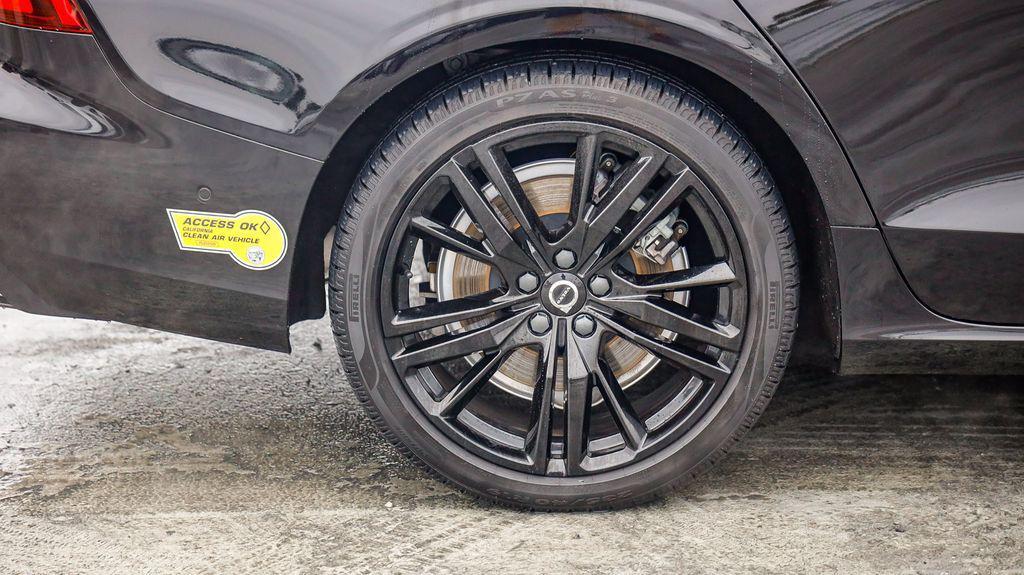 used 2022 Volvo S60 Recharge Plug-In Hybrid car, priced at $33,995