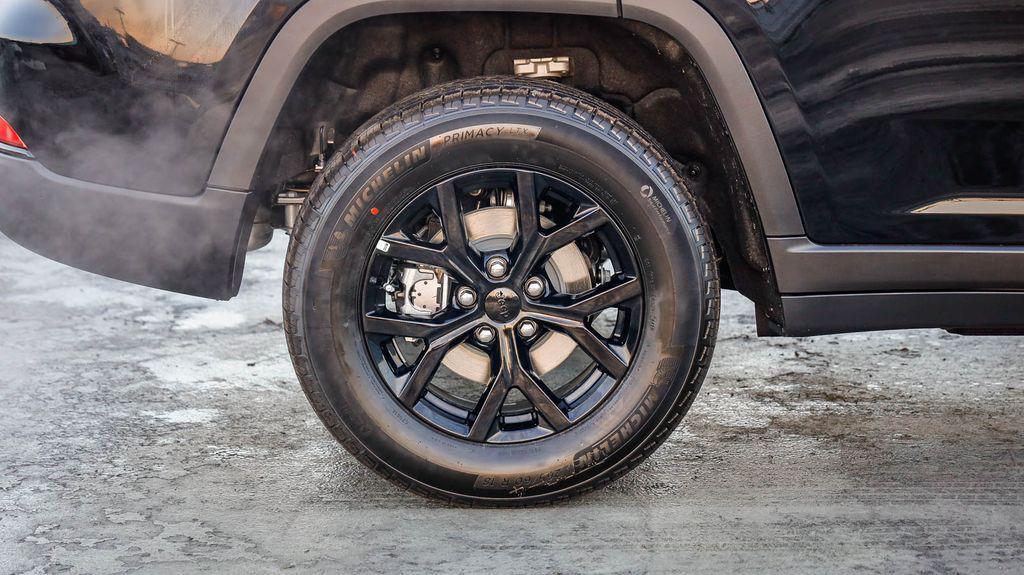 new 2025 Jeep Grand Cherokee car, priced at $36,555